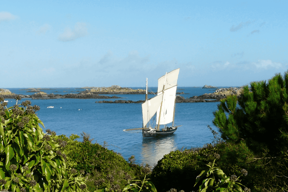 La Cancalaise au mouillage à Chausey